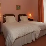 לינה וארוחת בוקר Ivyleigh House