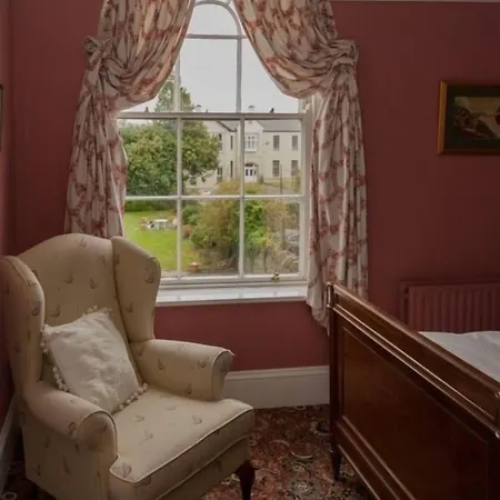 Bed & Breakfast Ivyleigh House