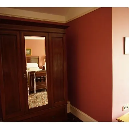 Ivyleigh House 5* Порт-Лиише