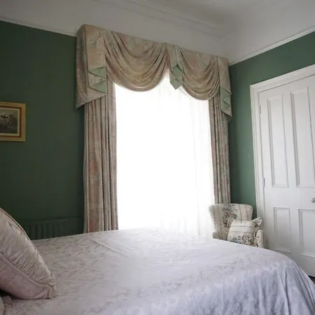 Ivyleigh House 5* Порт-Лиише