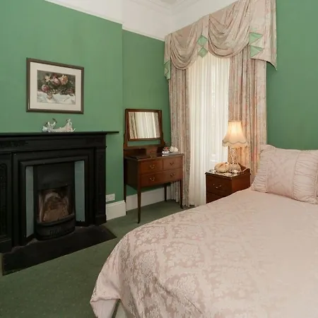 Bed & Breakfast Ivyleigh House