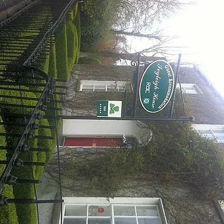 Ivyleigh House Порт-Лиише