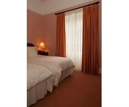 Ivyleigh House 5*