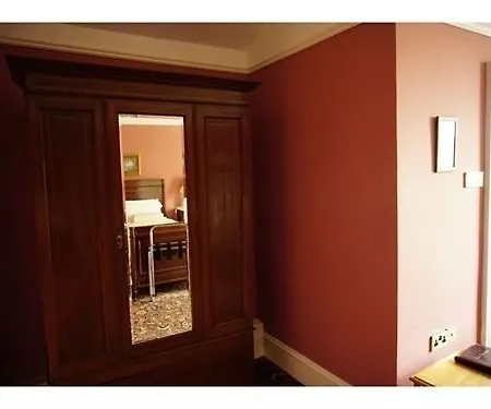 Bed & Breakfast Ivyleigh House 5*